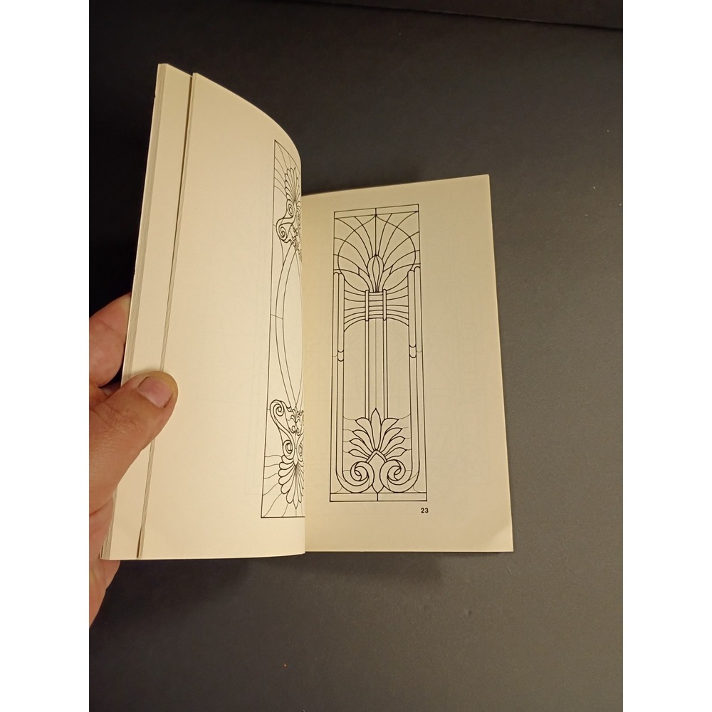 Patterns & Designs in Stained Glass Pattern Book - Picture 3 of 4